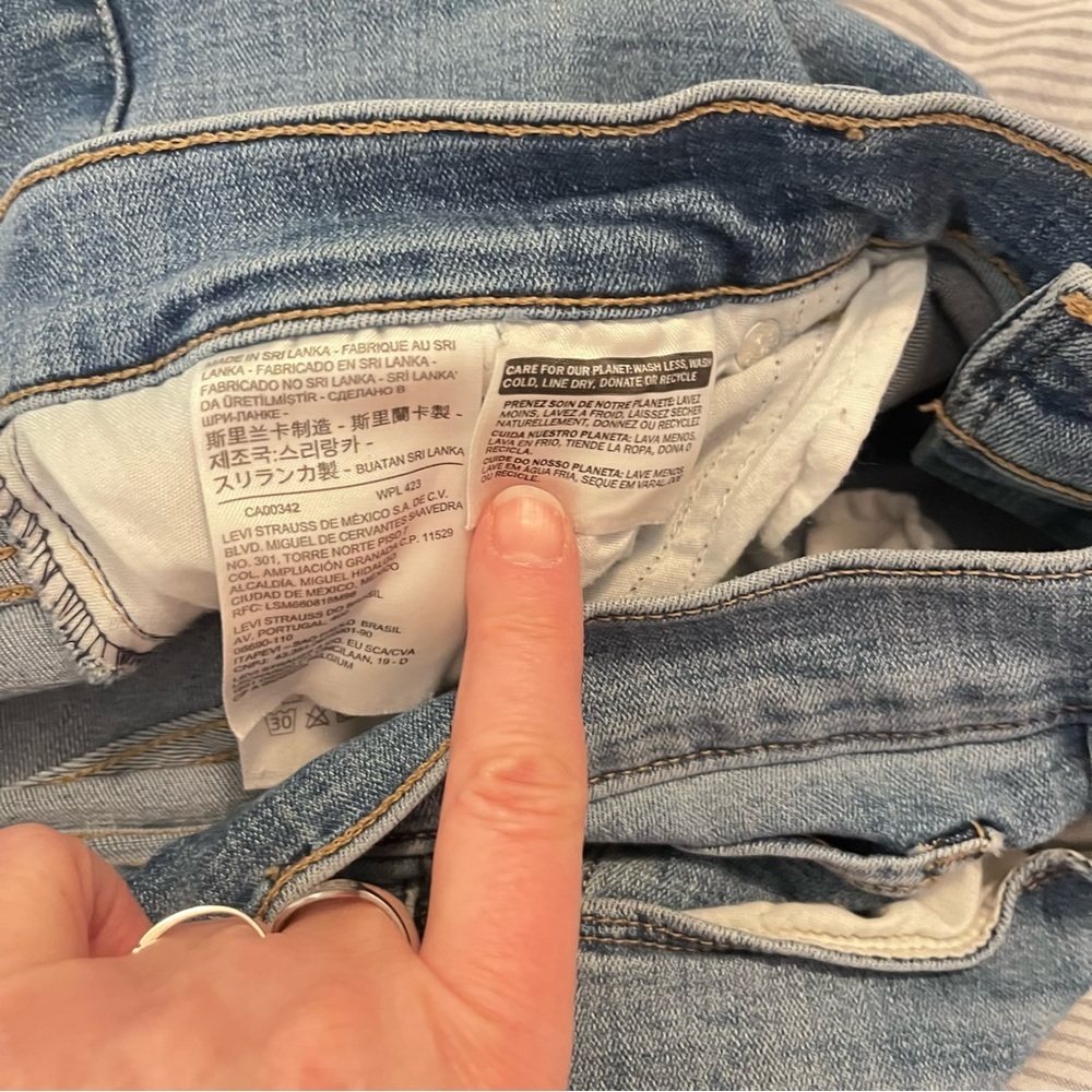 Levi's Women's Classic Crop Blue Jeans - Size 14 / W32 Elastane Retro - Picture 9 of 15